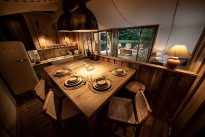 Charming (Marta). A cottage in the middle of the forest


