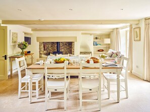 Cottage | Tempat makan