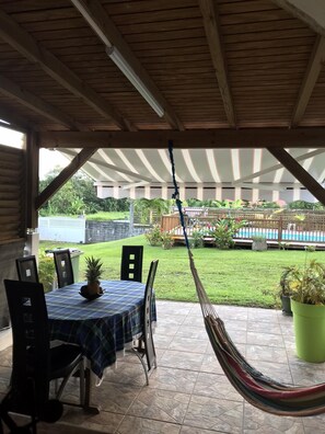 Outdoor dining - Roro Havre de Paix (Sainte-Rose)