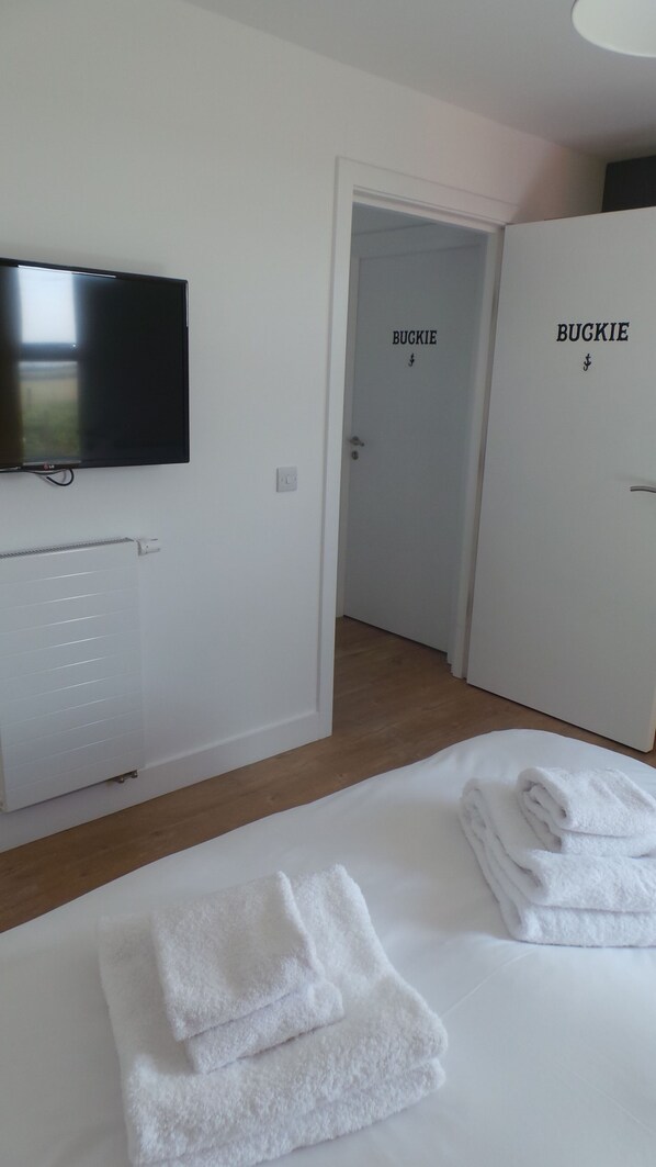 Cottage | Interior - Buckie - 1 Bed Luxury Studio Apartment (Wick)