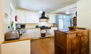 ตู้เย็น, เครื่องล้างจาน, เครื่องครัว/จาน/ช้อนส้อม