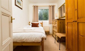 6 bedrooms, individually decorated, individually furnished, free WiFi