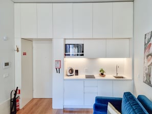 City Apartment | Private kitchen - Inspiring City Center Apartment (Porto)