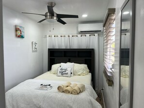 1 habitación, tabla de planchar con plancha, wifi gratis y ropa de cama 