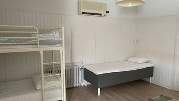 1 habitación, tabla de planchar con plancha y wifi gratis