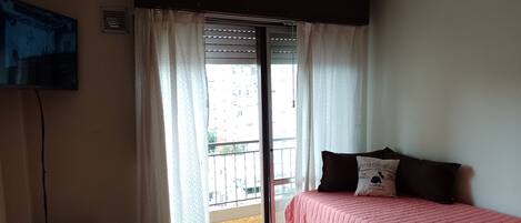 1 bedroom, in-room safe, iron/ironing board, free WiFi