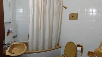 Articoli per l'igiene personale ecosostenibili, asciugacapelli, bidet