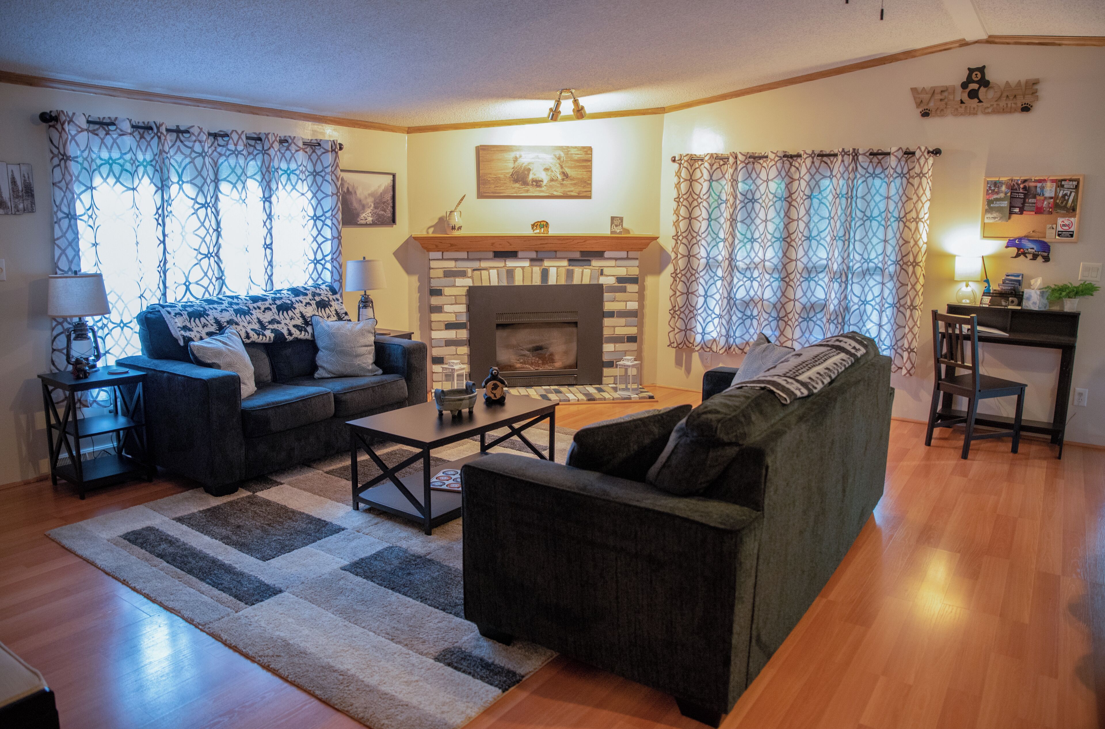 Smart TV, fireplace, DVD player, books