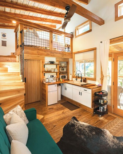 Little River Tiny House *with hot tub*