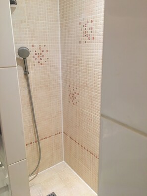 Asciugacapelli, carta igienica