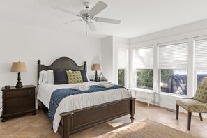 4 bedrooms, desk, iron/ironing board, travel cot