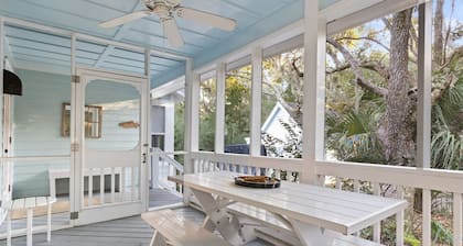Classic Coastal Carolina Beach House 4 BR 3 Baths Walk to Beach Pet Friendly