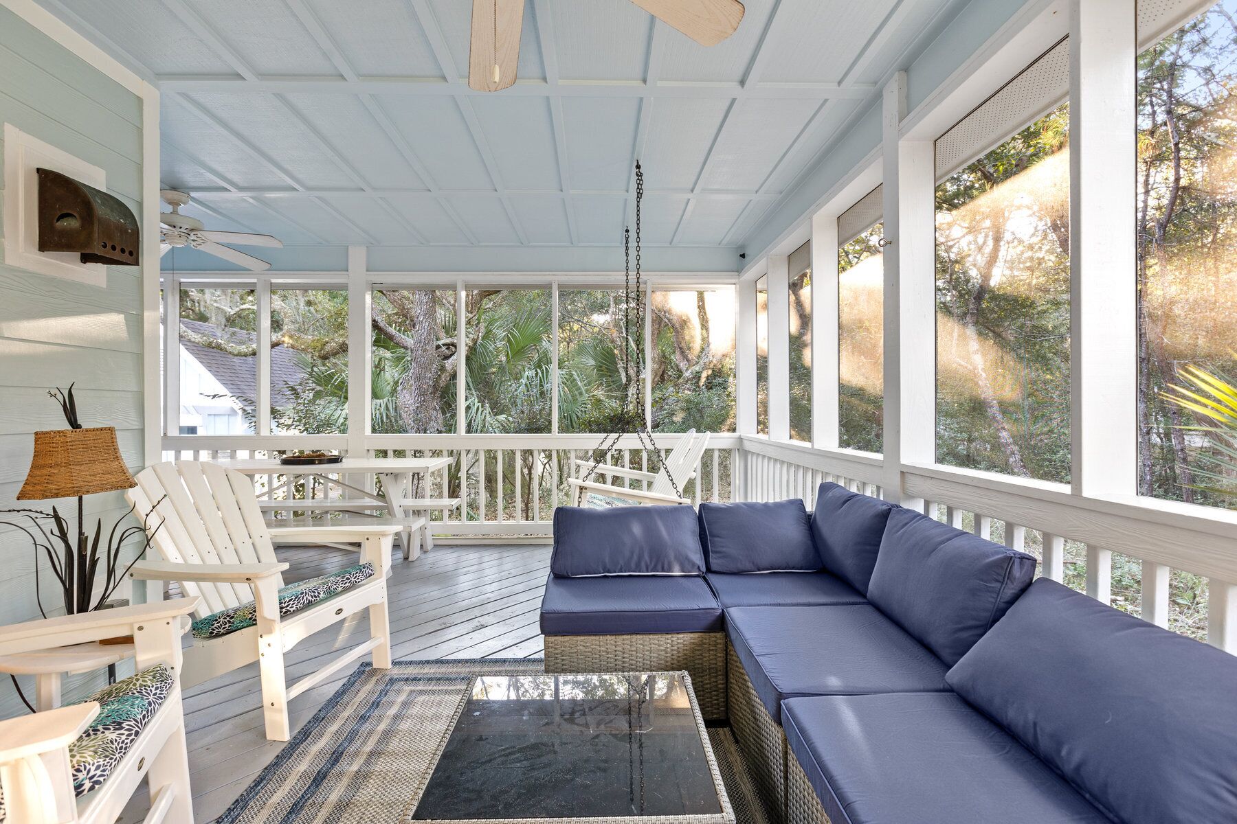 Smart-TV, bøker, kontorer og PC-skjermer