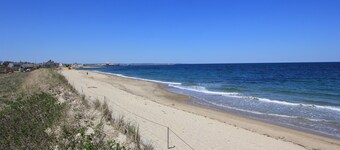 2 John Ewer Rd - Cozy cottage near Peters Pond w. water view & A/C