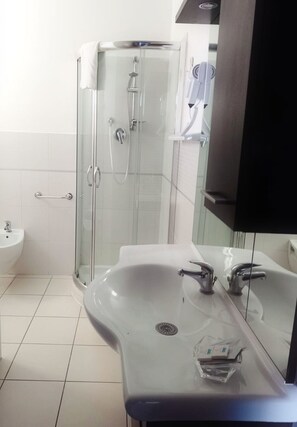 Bathroom - ALBACHIARA INN  (Ameglia)