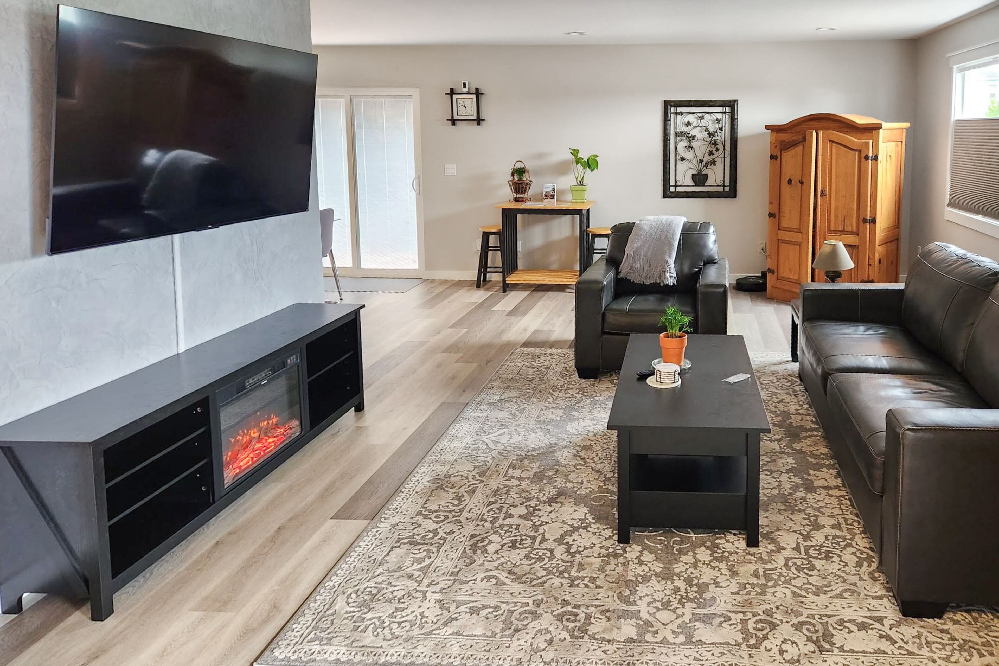 Contemporary hideaway with an updated kitchen, fast WiFi, & washer/dryer