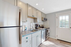 Fridge, microwave, oven, stovetop - 2nd-floor condo steps from the beach with balcony, streaming, shared W/D, AC (Provincetown)