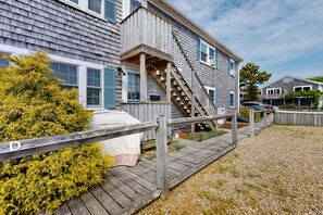 Exterior - 2nd-floor condo steps from the beach with balcony, streaming, shared W/D, AC (Provincetown)