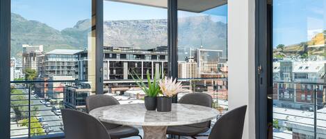 Exclusive Apartment | In-room dining