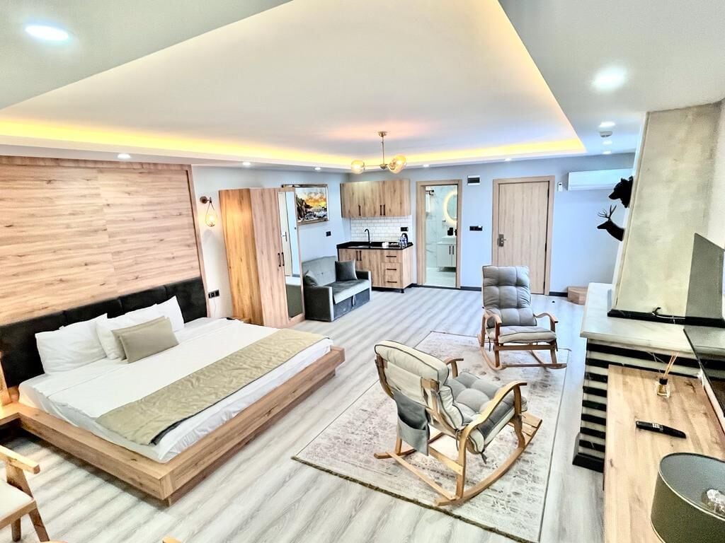 Kamar Romantis, 1 Tempat Tidur King | Seprai premium, tempat tidur Select Comfort, brankas, dan meja kerja