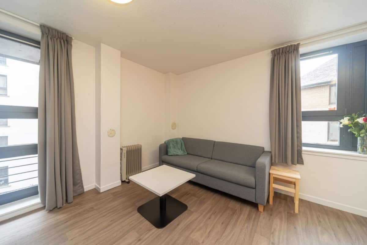 Basic Apartment | 5 bedrooms, desk, free WiFi, bed sheets