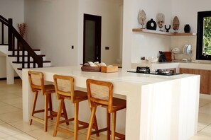 Private kitchen - Spectacular Ocean View Sunset Villa Uluwatu (Bali)