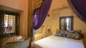 Chambre Double Luxe, 1 grand lit, non-fumeurs, animaux de compagnie acceptés | Minibar, Wi-Fi gratuit, draps fournis