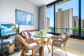 TV, tavolo da ping pong