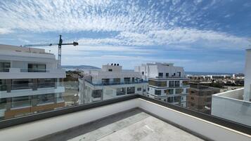 Departamento Deluxe, 3 habitaciones | Terraza o patio