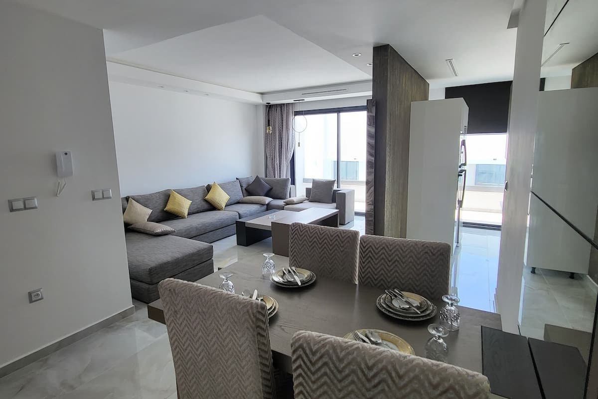 Deluxe Apartment, 3 Bedrooms | Living area