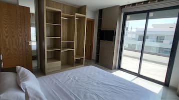 2 bilik tidur, seterika/papan seterika, Wi-fi percuma