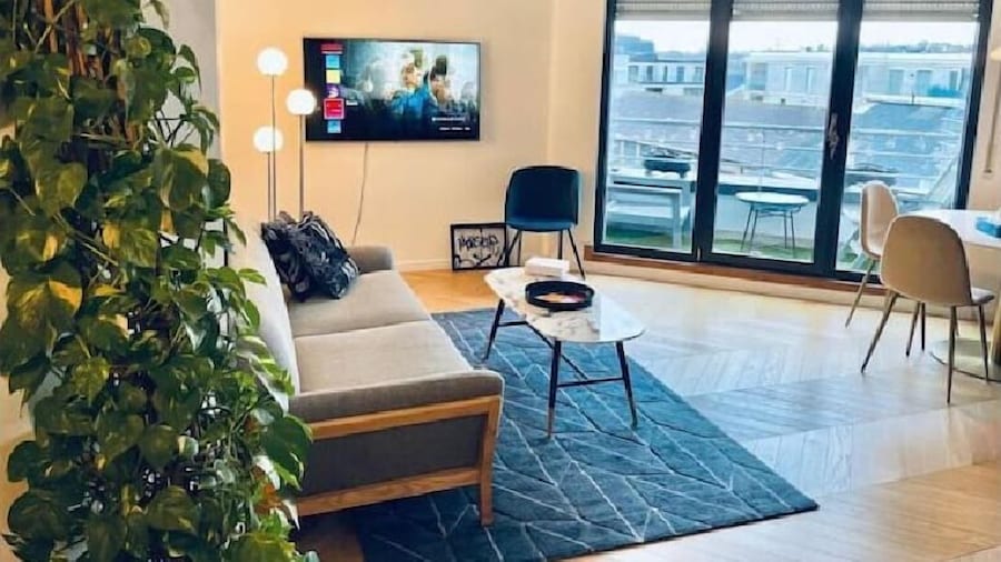 Luxury 1 bed. in Center Terrace&Parking