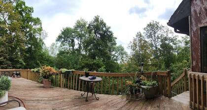 Great 4 Bedroom Lakehouse Property
