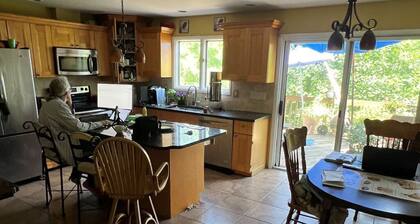 Great 4 Bedroom Lakehouse Property