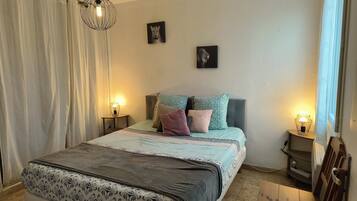 2 bedrooms, iron/ironing board, WiFi, bed sheets
