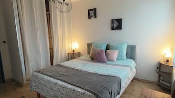 2 habitaciones, tabla de planchar con plancha, wifi y ropa de cama