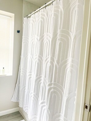 Hair dryer - *Contemporary 1 BR by Xavier & Downtown w/ parking (Cincinnati)