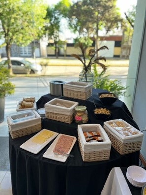 Desayuno continental incluido todos los días