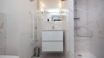Suite Studio Confort | Salle de bain | Serviettes fournies