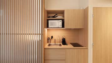 Réfrigérateur, micro-ondes, plaque de cuisson, lave-vaisselle