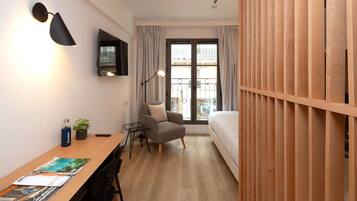 Coffres-forts dans les chambres, bureau, rideaux occultants