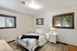 7 Schlafzimmer, Internetzugang, Bettwäsche