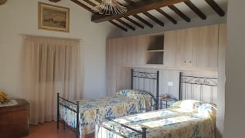 Twin Room | Free WiFi