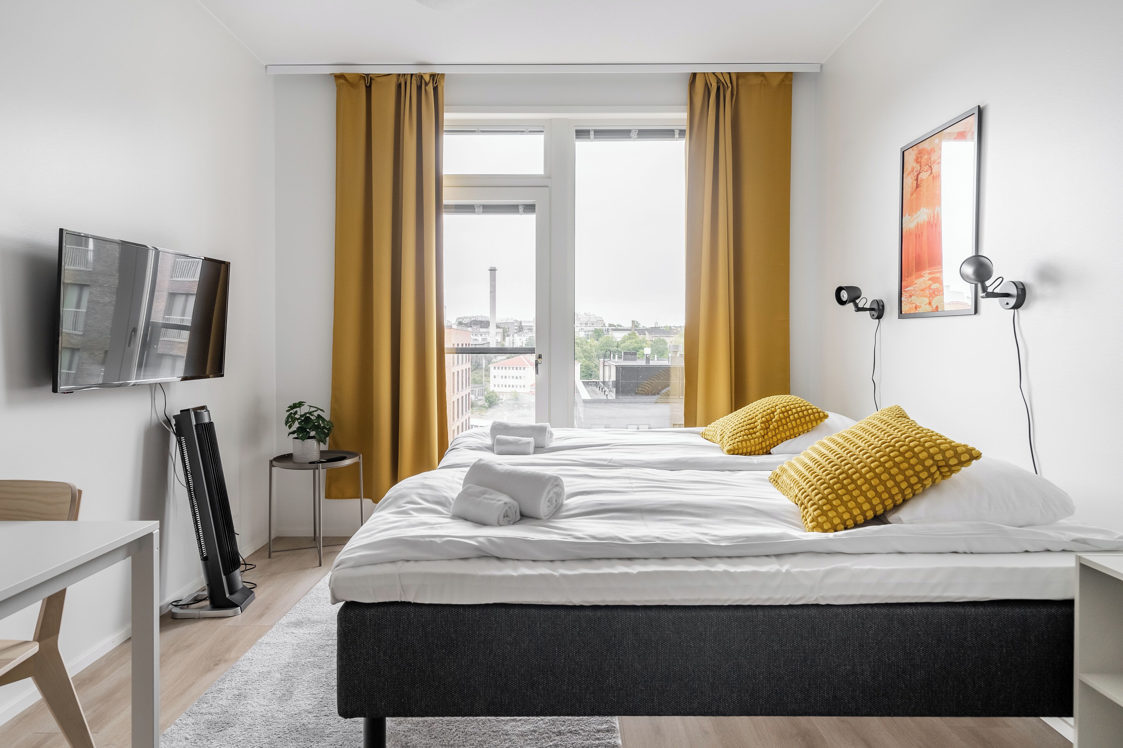 스탠다드 스튜디오, 싱글침대 2개 | 책상, 암막 커튼, 방음 설비, 다리미/다리미판