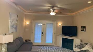 Smart TV, fireplace, DVD player