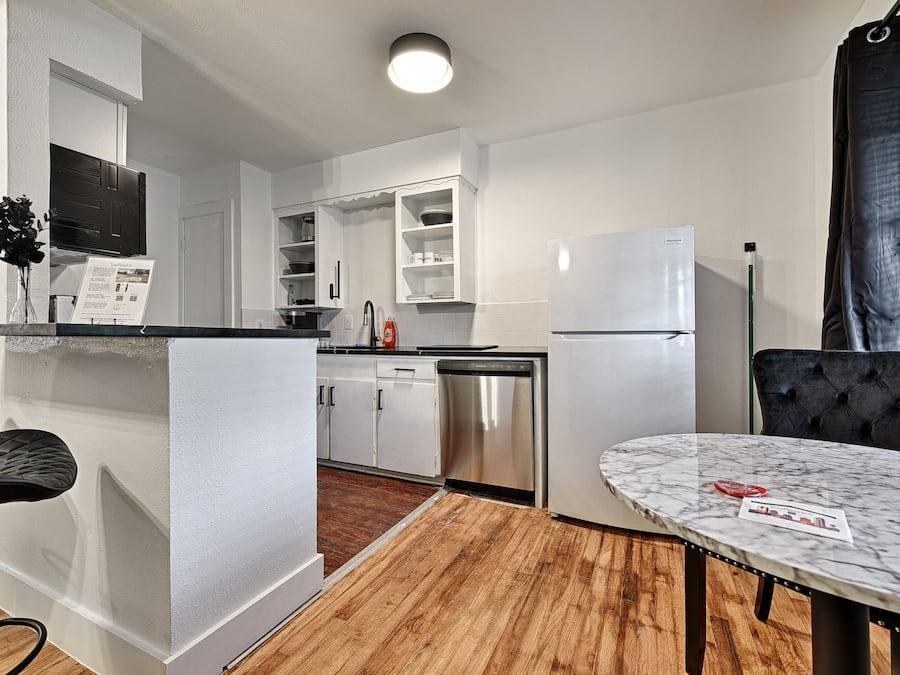 Signature Apartment, 1 King Bed, Kitchen | Private kitchen | Full-sized fridge, microwave, oven, stovetop