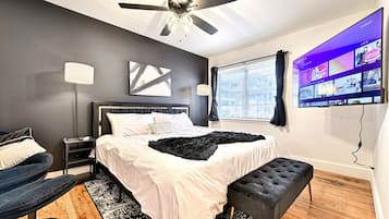 Signature Apartment, 1 King Bed, Kitchen