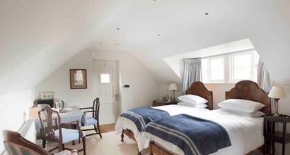 The countryside annexe and stabling if needed!