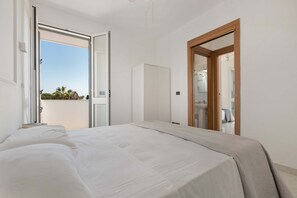 6 habitaciones, tabla de planchar con plancha y ropa de cama 