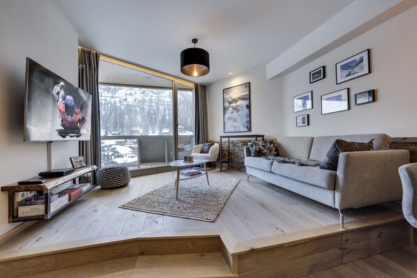 TV - Magnificent 2 room apartment, unforgettable view (Val-d'Isère)